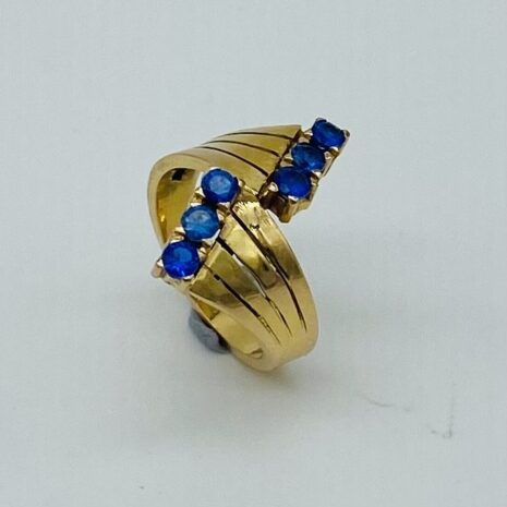18ct blue stone ring 1 V31485 14062023